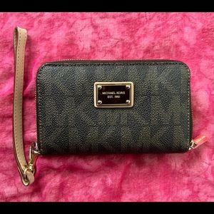 MICHAEL Michael Kors brown mono leather wristlet